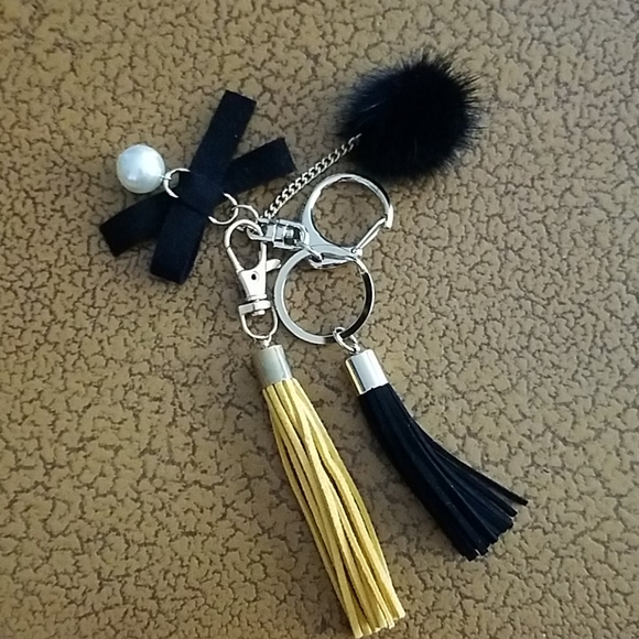 Boho Double Interacting Tassel and Pearl Keychain - Picture 5 of 9